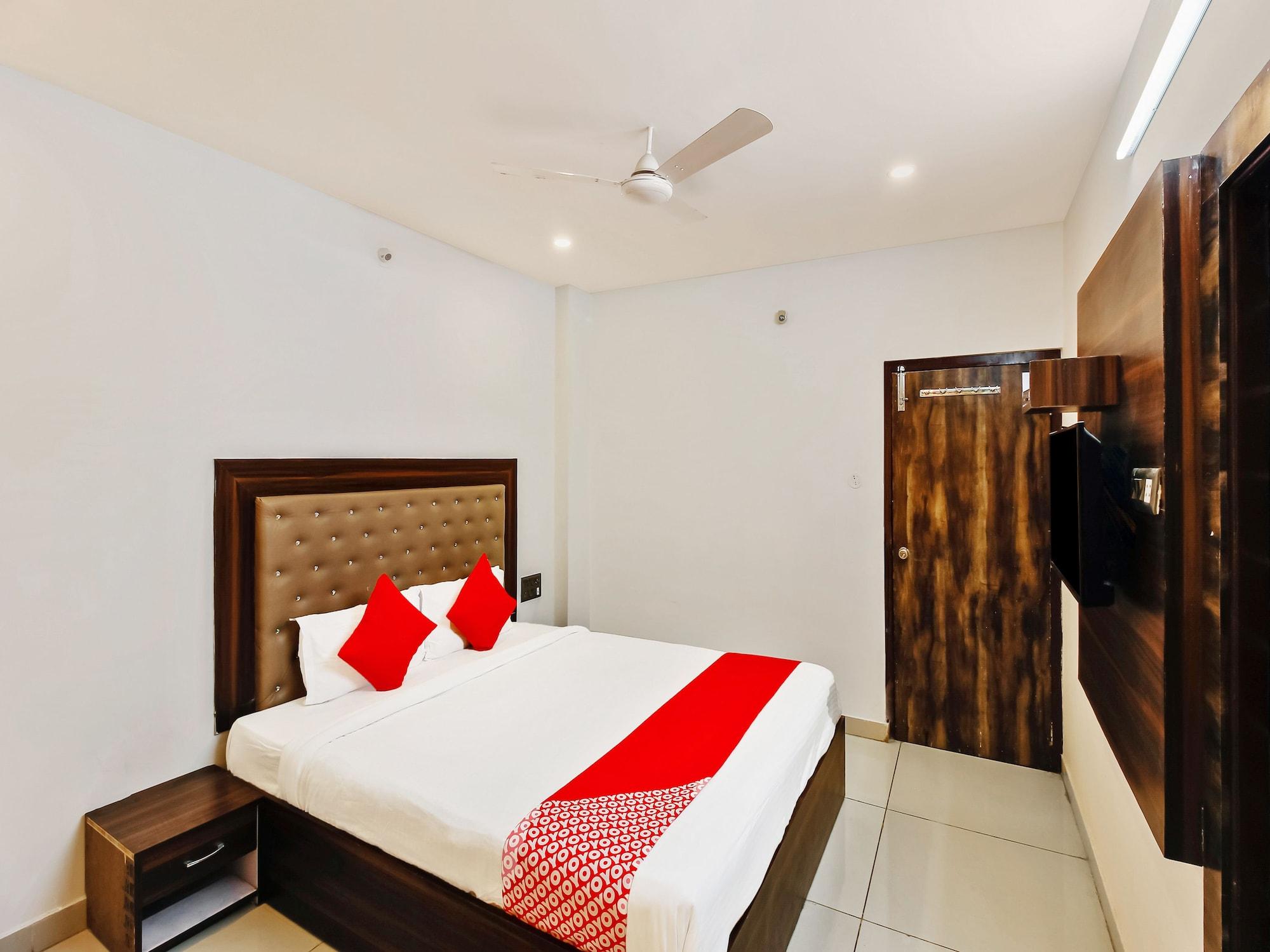 Oyo 29131 Hotel Mn Grand Shamshabad Eksteriør bilde