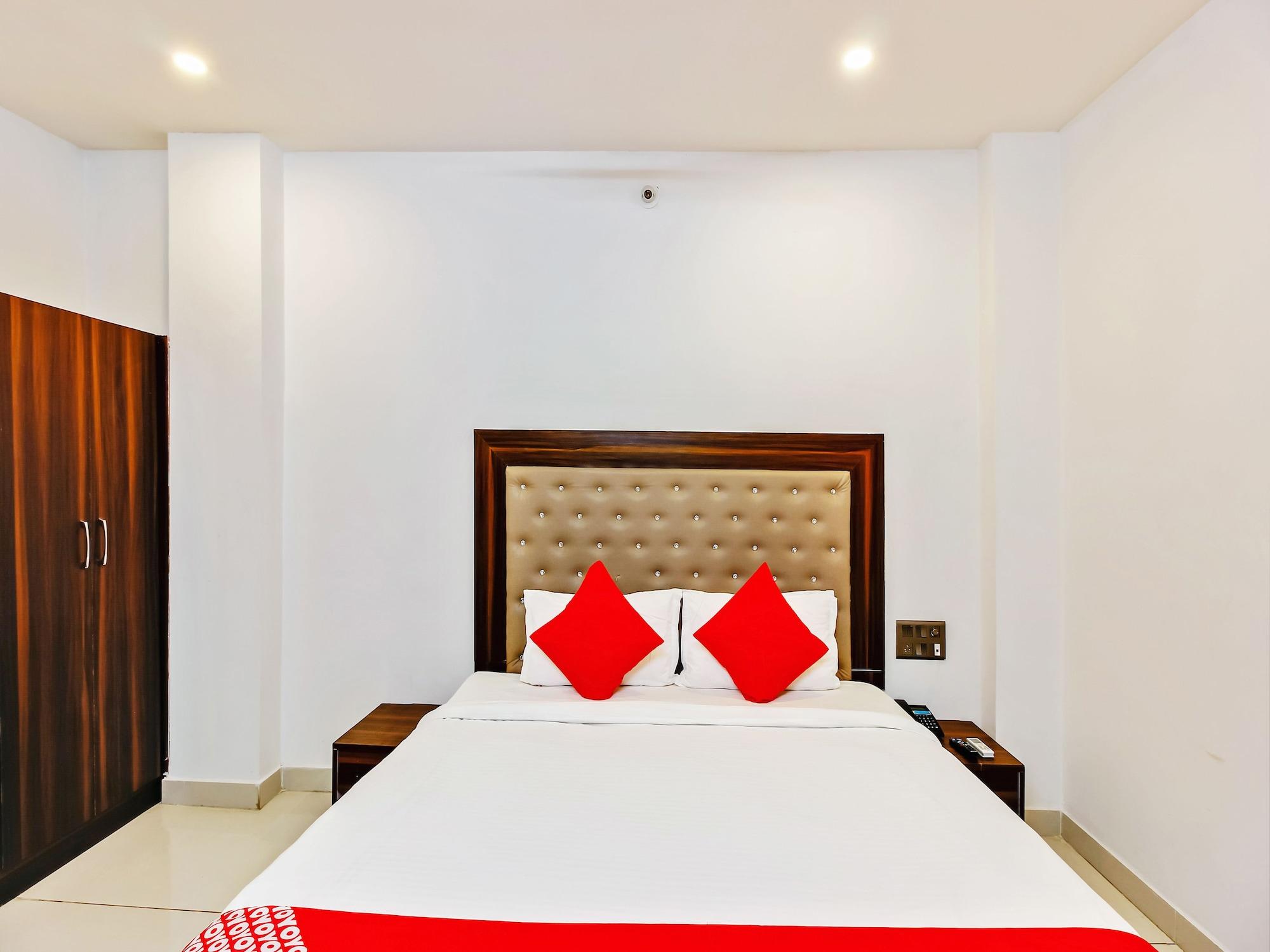 Oyo 29131 Hotel Mn Grand Shamshabad Eksteriør bilde