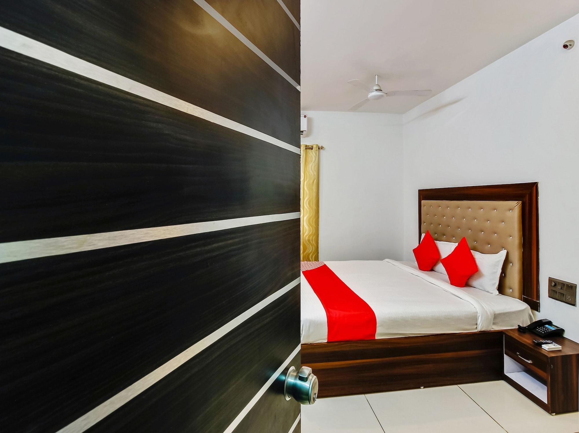 Oyo 29131 Hotel Mn Grand Shamshabad Eksteriør bilde