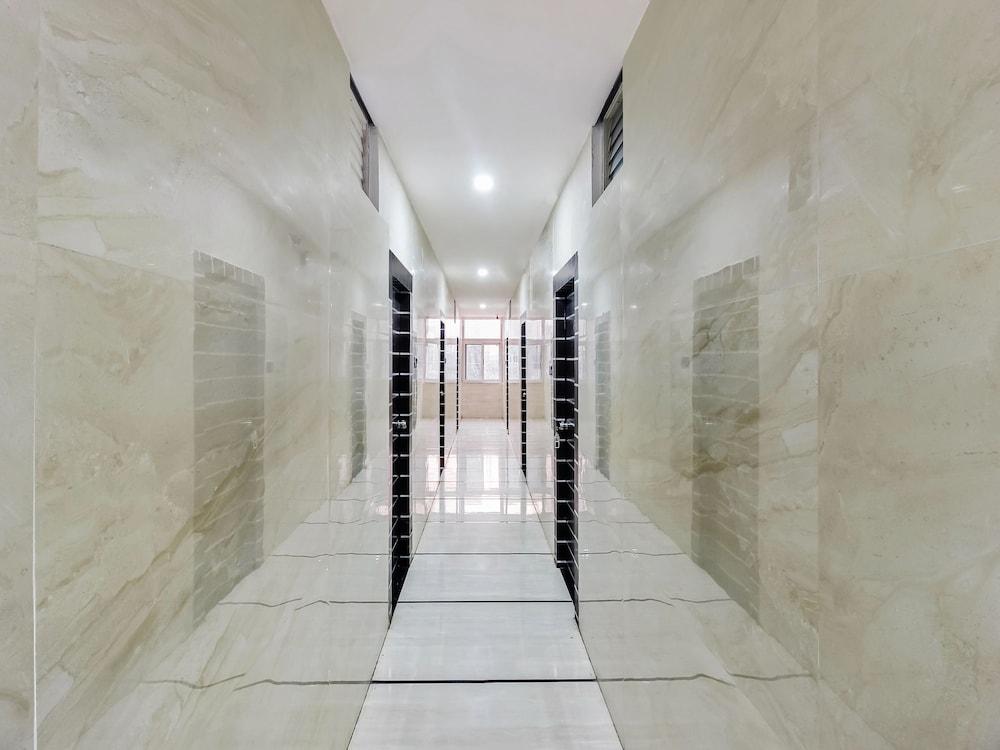 Oyo 29131 Hotel Mn Grand Shamshabad Eksteriør bilde